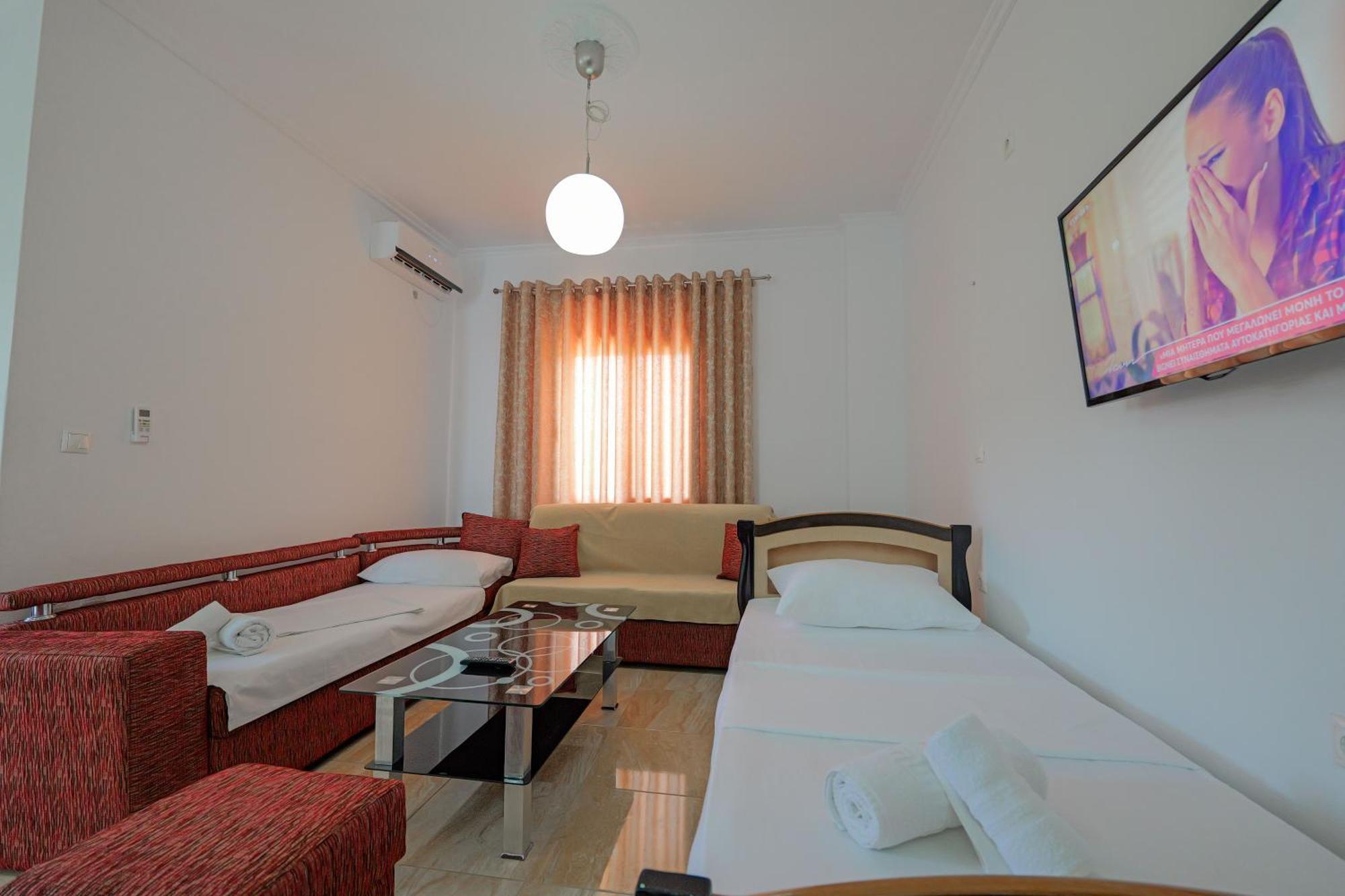 Guesthouse Moonlight Downtown Ksamil Buitenkant foto