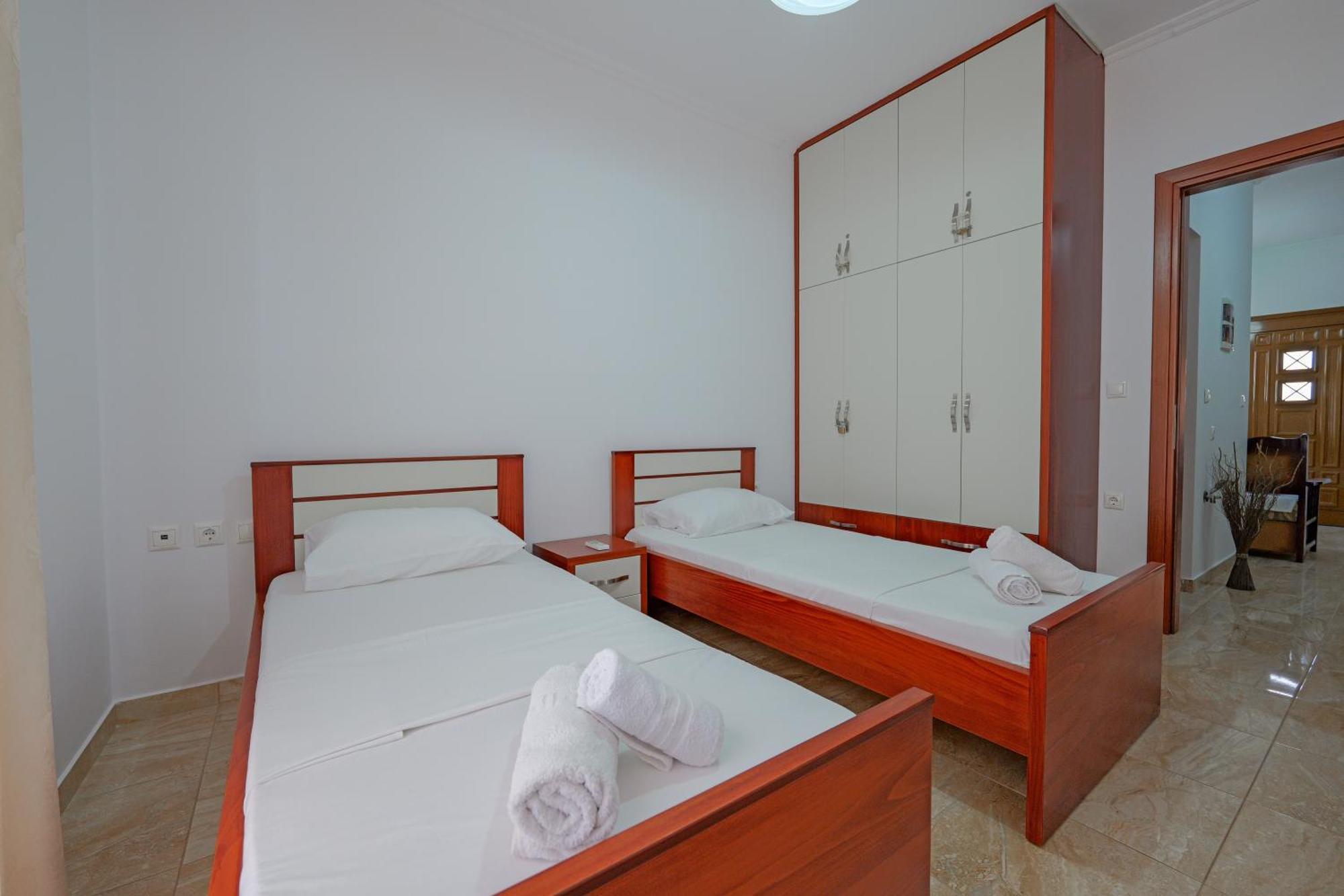 Guesthouse Moonlight Downtown Ksamil Buitenkant foto
