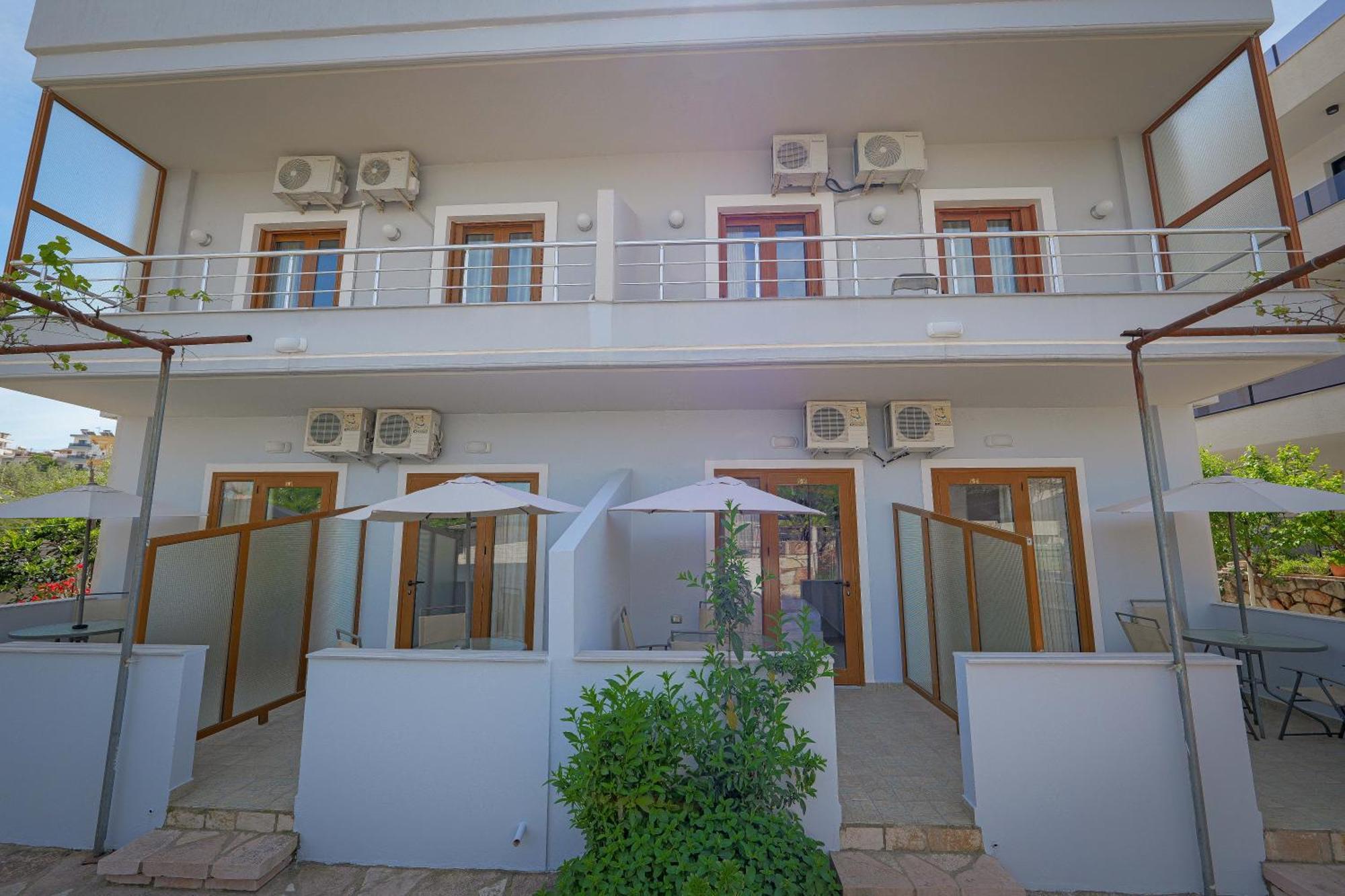 Guesthouse Moonlight Downtown Ksamil Buitenkant foto