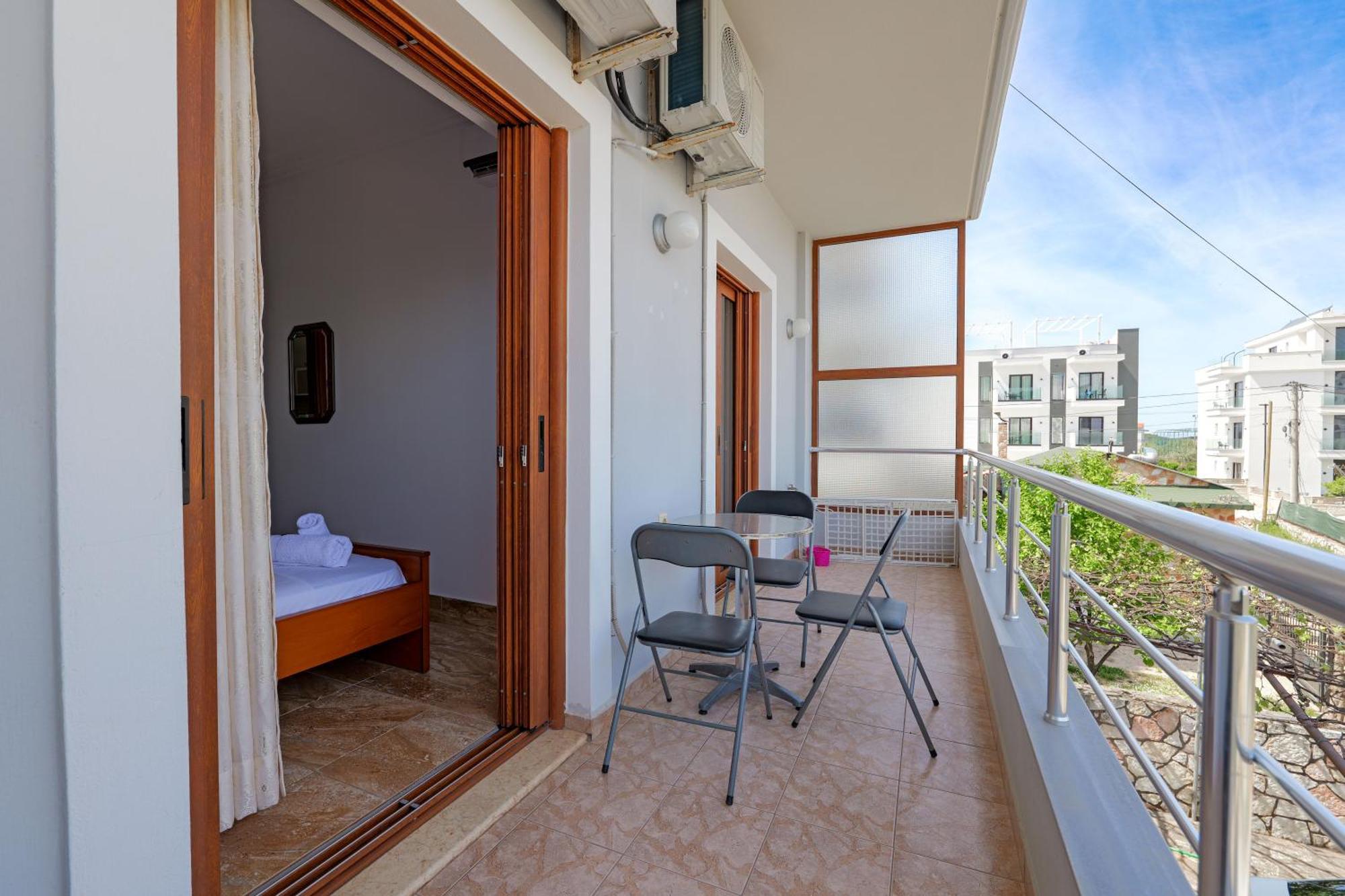 Guesthouse Moonlight Downtown Ksamil Buitenkant foto