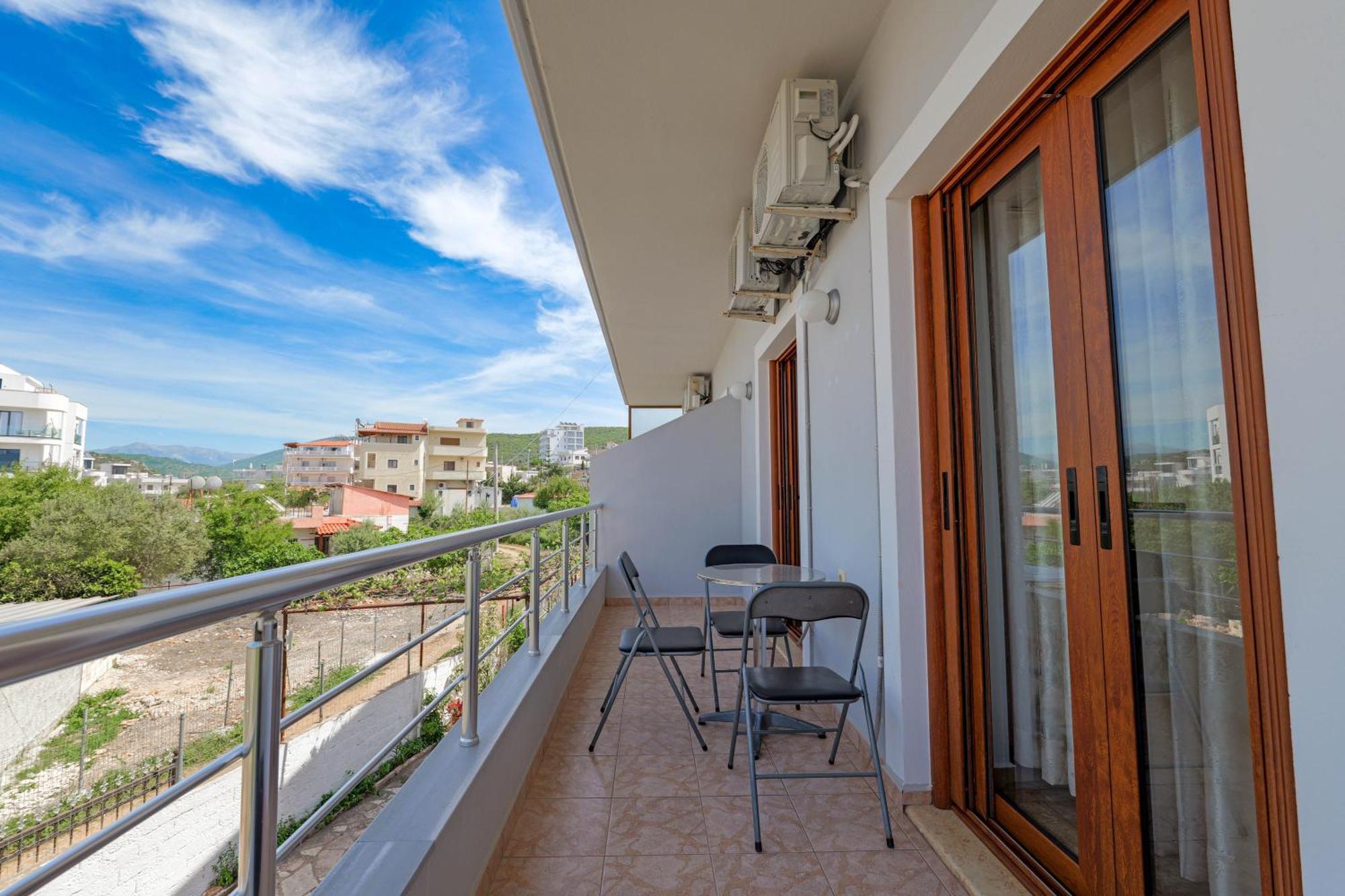 Guesthouse Moonlight Downtown Ksamil Buitenkant foto