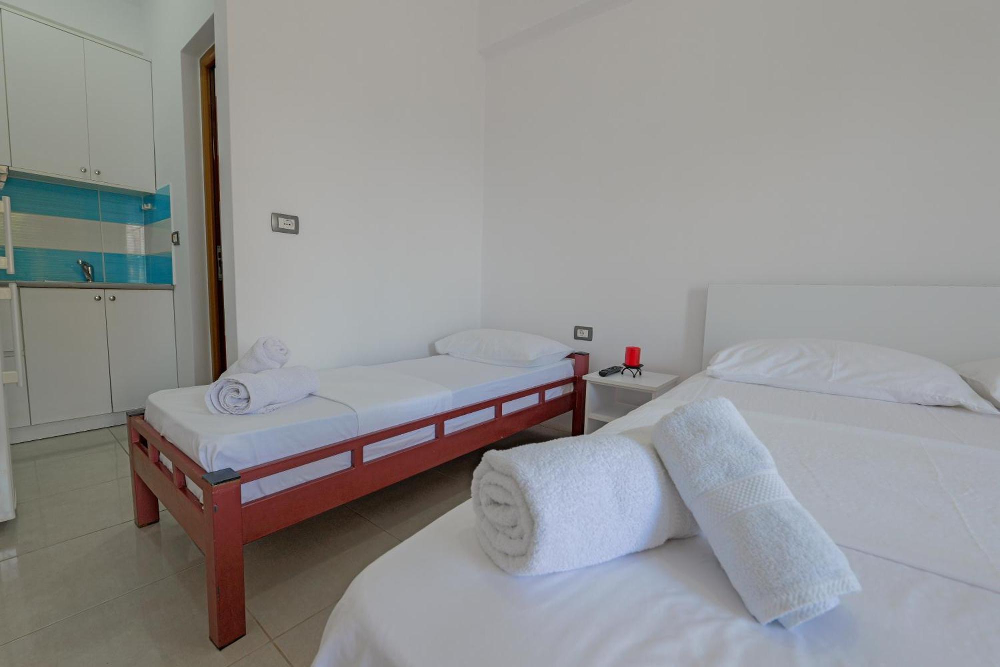 Guesthouse Moonlight Downtown Ksamil Buitenkant foto