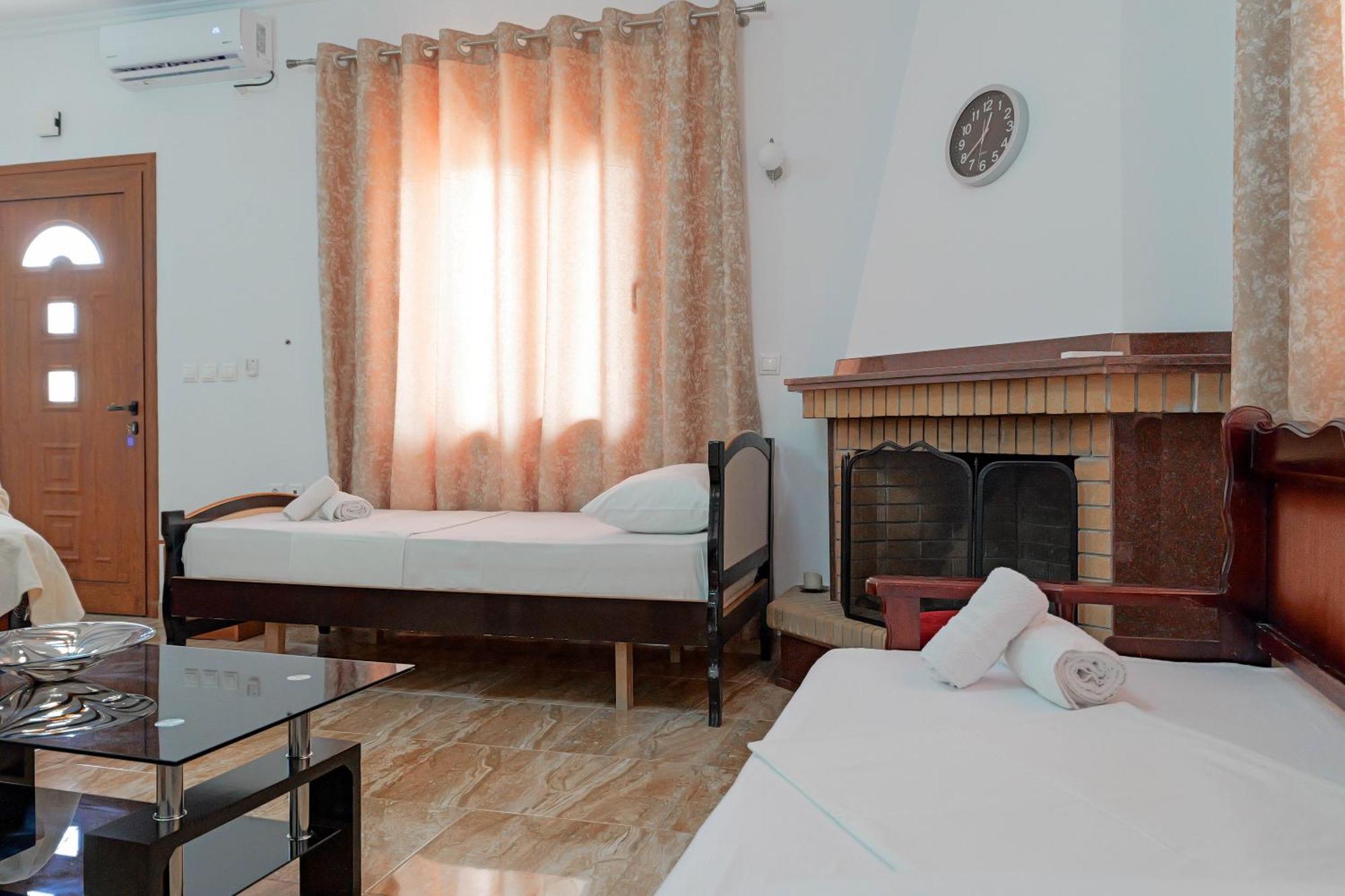 Guesthouse Moonlight Downtown Ksamil Buitenkant foto