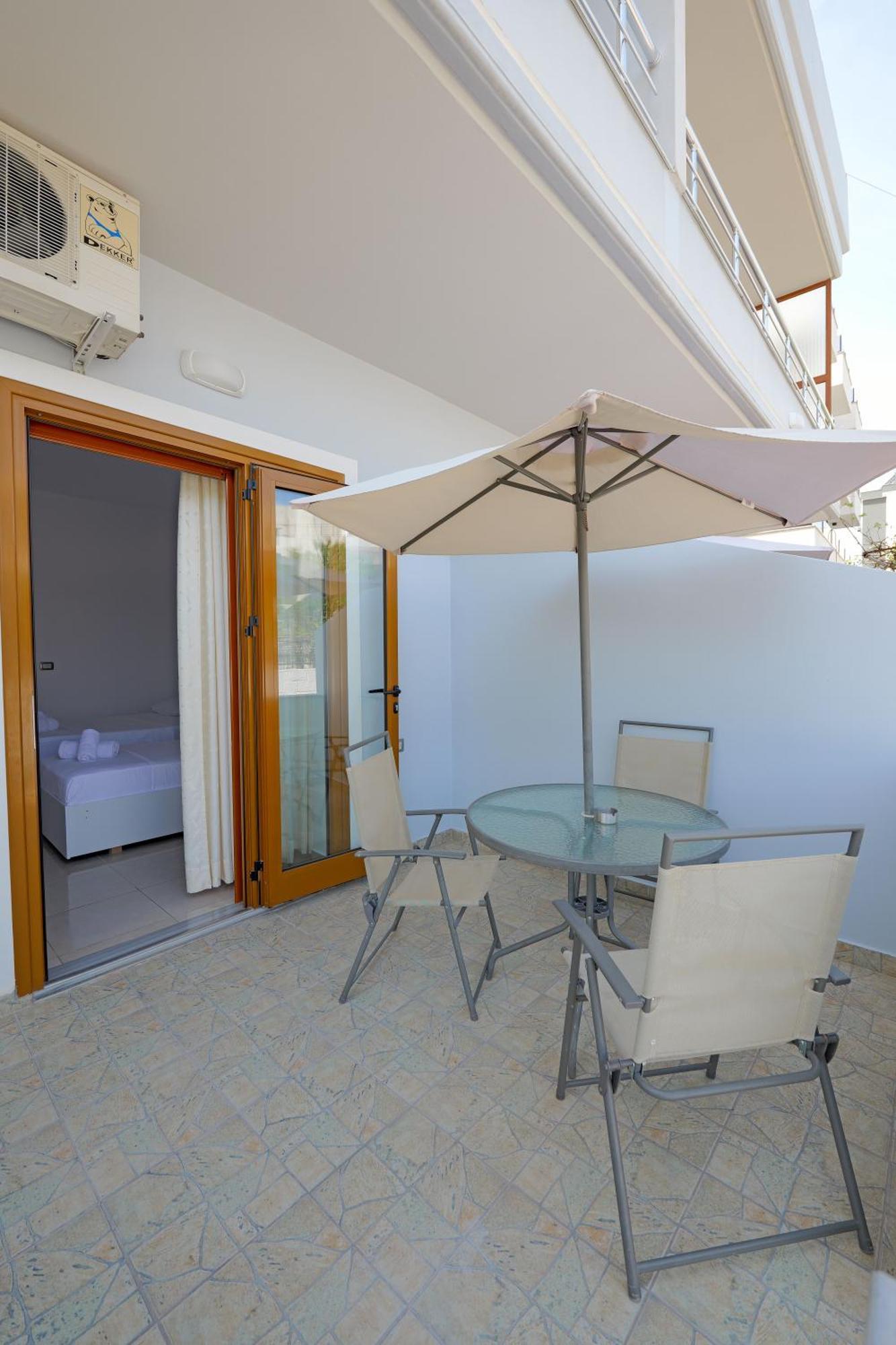 Guesthouse Moonlight Downtown Ksamil Buitenkant foto